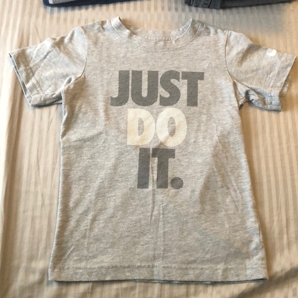 👕 Nike Boys Long Short Shirt